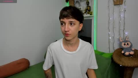 jero independent model online show from 12.18.25