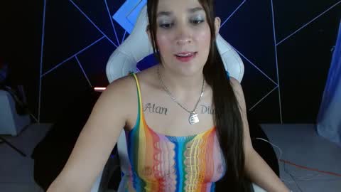 Snapshot of jesiclark chatting on 01.21.25 sofi online show from 01.21.25