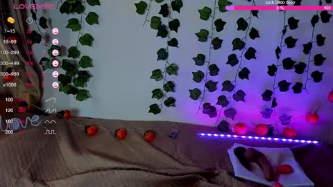 Snapshot of jess_li chatting on 11.22.25 SakuraMio online show from 11.22.25