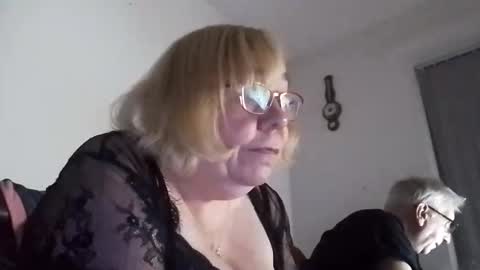 Snapshot of jessandsilverfox69 chatting on 03.06.26 jessandsilverfox69 online show from 03.06.26