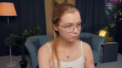 Snapshot of jessdail chatting on 11.06.25 Jess online show from 11.06.25