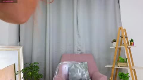 bella  adams online show from 01.26.25