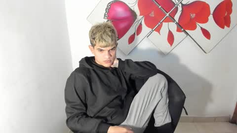 Snapshot of jesshot_bigcock chatting on 01.13.26 jesshot_bigcock online show from 01.13.26