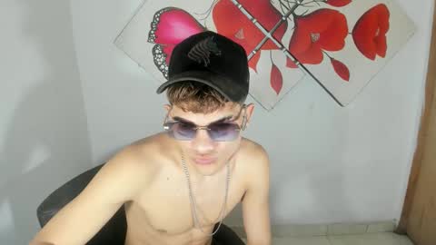 Snapshot of jesshot_bigcock chatting on 04.03.26 jesshot_bigcock online show from 04.03.26