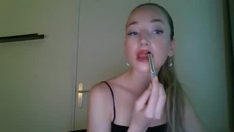 Snapshot of jessica1225 chatting on 09.20.25 Jessica online show from 09.20.25