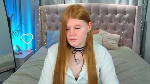 Snapshot of jessicaember chatting on 04.11.26 Jessica online show from 04.11.26