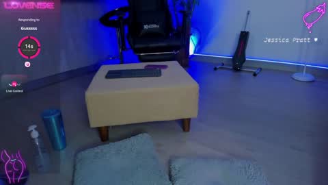 Snapshot of jessicapratt chatting on 12.27.24 Jessica Pratt IG jessicaxpratt online show from 12.27.24