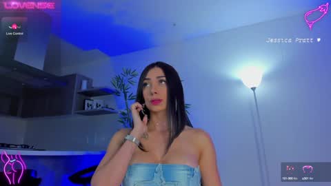 Snapshot of jessicapratt chatting on 12.29.24 Jessica Pratt IG jessicaxpratt online show from 12.29.24