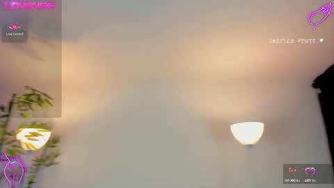 Snapshot of jessicapratt chatting on 02.17.25 Jessica Pratt IG jessicaxpratt online show from 02.17.25