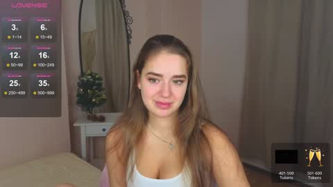 Snapshot of jessiestarz chatting on 12.17.24 Jessi online show from 12.17.24