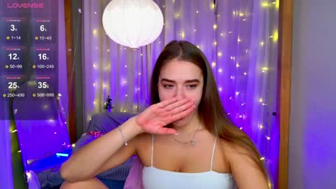 Snapshot of jessiestarz chatting on 12.19.24 Jessi online show from 12.19.24