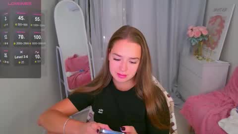 Snapshot of jessiestarz chatting on 10.05.25 Jessi online show from 10.05.25