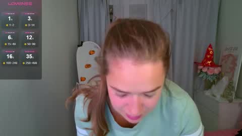 Snapshot of jessiestarz chatting on 10.25.25 Jessi online show from 10.25.25