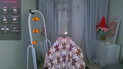 Snapshot of jessiestarz chatting on 10.30.25 Jessi online show from 10.30.25