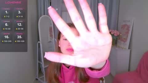 Snapshot of jessiestarz chatting on 11.24.25 Jessi online show from 11.24.25