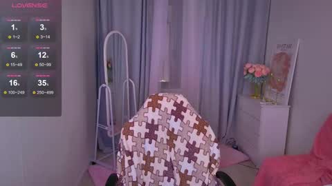 Snapshot of jessiestarz chatting on 11.28.25 Jessi online show from 11.28.25