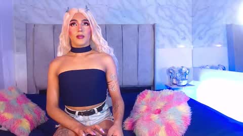 Snapshot of jessika_rabbits chatting on 12.18.24 JESS online show from 12.18.24