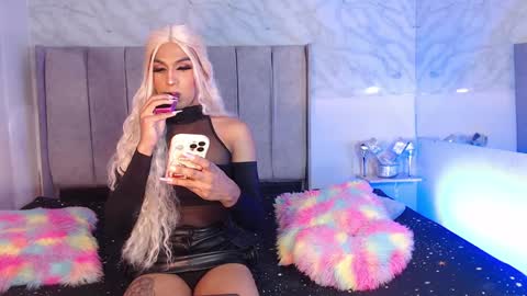 Snapshot of jessika_rabbits chatting on 01.09.25 JESS online show from 01.09.25