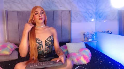 Snapshot of jessika_rabbits chatting on 01.10.25 JESS online show from 01.10.25