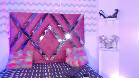 Snapshot of jessika_rabbits chatting on 02.05.25 JESS online show from 02.05.25