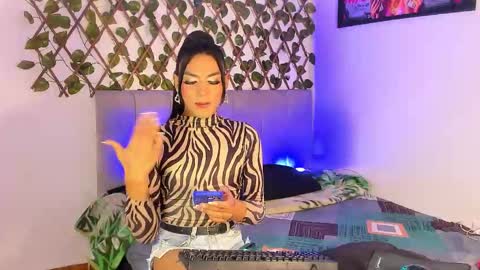 Snapshot of jessika_rabbits chatting on 10.03.25 JESS online show from 10.03.25