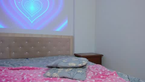 im doing any u want just ask me online show from 01.28.25