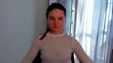 Snapshot of jessy_lil chatting on 11.21.25 Polina online show from 11.21.25