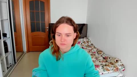 Snapshot of jessy_lil chatting on 11.22.25 Polina online show from 11.22.25