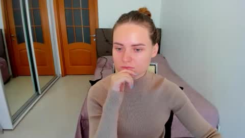 Snapshot of jessy_lil chatting on 11.27.25 Polina online show from 11.27.25