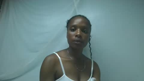 Snapshot of jessybabie chatting on 11.12.25 jessybabie online show from 11.12.25