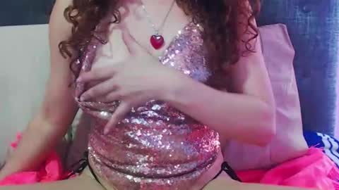 Snapshot of jessymoon00 chatting on 12.19.25 jessy online show from 12.19.25