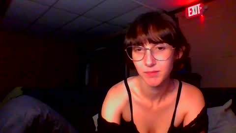 Snapshot of jessystrings chatting on 07.15.26 jessystrings online show from 07.15.26