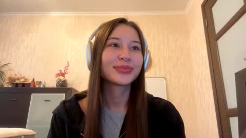 Snapshot of jesusitacatts chatting on 10.17.25 Lynn online show from 10.17.25