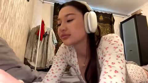 Snapshot of jesusitacatts chatting on 10.19.25 Lynn online show from 10.19.25