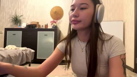 Snapshot of jesusitacatts chatting on 10.28.25 Lynn online show from 10.28.25