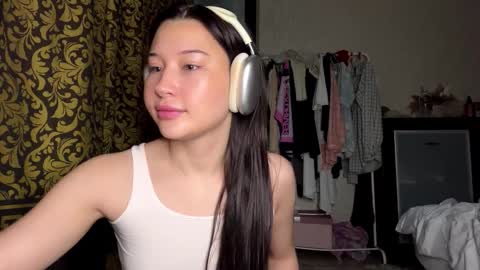 Snapshot of jesusitacatts chatting on 11.18.25 Lynn online show from 11.18.25