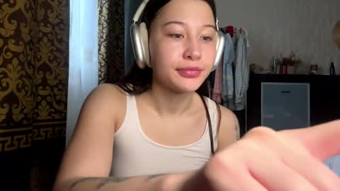 Snapshot of jesusitacatts chatting on 11.19.25 Lynn online show from 11.19.25