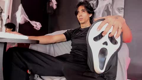 jett_savage online show from 10.31.25