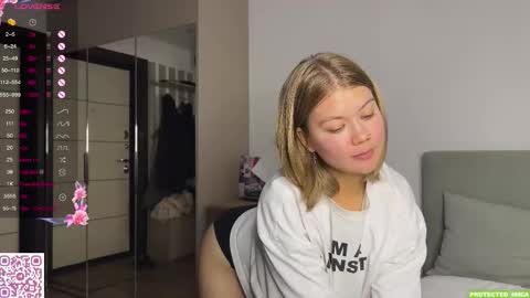 Mona online show from 09.17.25