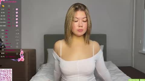 Mona online show from 10.10.25