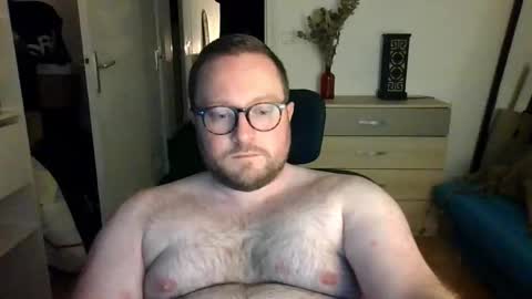 jeuneloup92 online show from 12.04.25