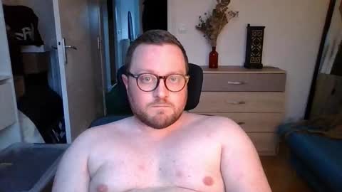 Snapshot of jeuneloup92 chatting on 02.09.26 jeuneloup92 online show from 02.09.26