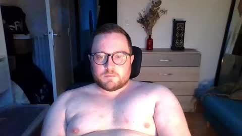 Snapshot of jeuneloup92 chatting on 02.10.26 jeuneloup92 online show from 02.10.26