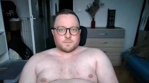 Snapshot of jeuneloup92 chatting on 02.17.26 jeuneloup92 online show from 02.17.26