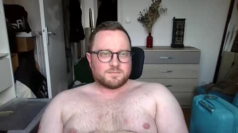 Snapshot of jeuneloup92 chatting on 02.27.26 jeuneloup92 online show from 02.27.26