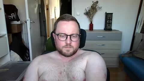 Snapshot of jeuneloup92 chatting on 03.03.26 jeuneloup92 online show from 03.03.26