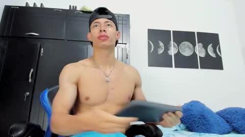 Snapshot of jey_cox23 chatting on 09.26.25 jey cox online show from 09.26.25