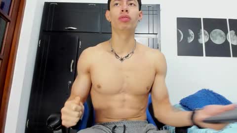 Snapshot of jey_cox23 chatting on 10.04.25 jey cox online show from 10.04.25