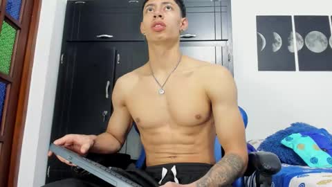 Snapshot of jey_cox23 chatting on 10.27.25 jey cox online show from 10.27.25