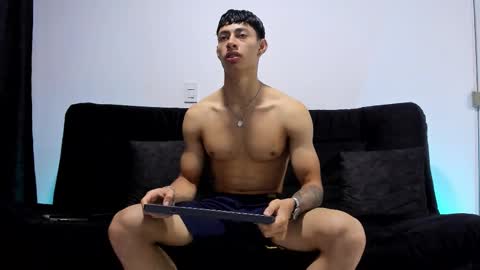 Snapshot of jey_cox23 chatting on 11.24.25 jey cox online show from 11.24.25